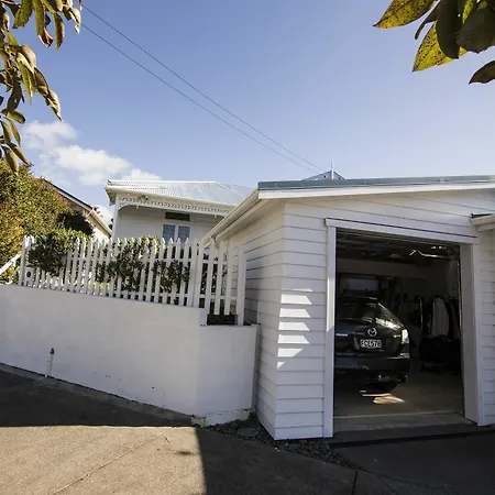 Spacious And Charming Grey Lynn Villa